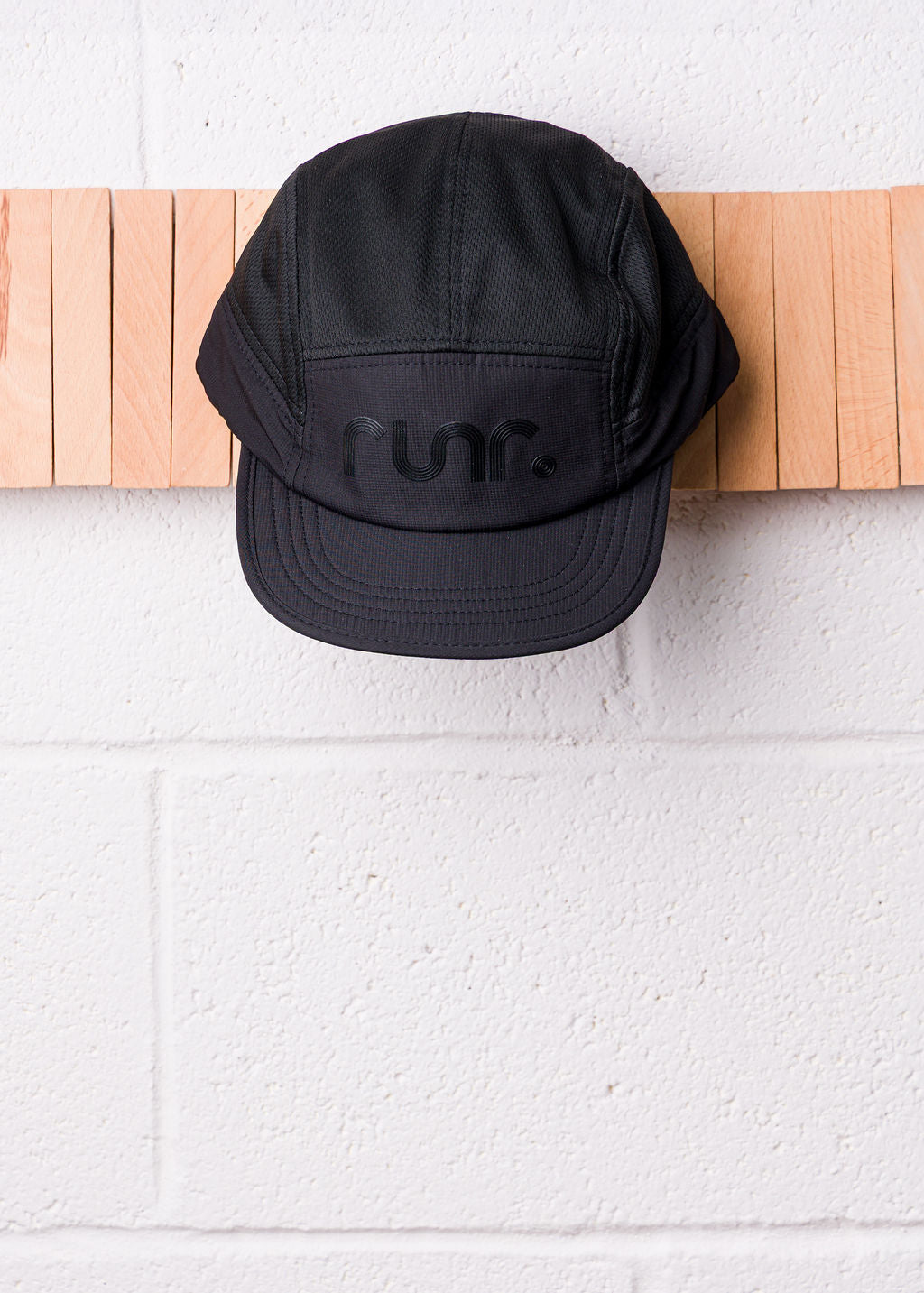 Runr Stuttgart Blackout Technical Running Hat