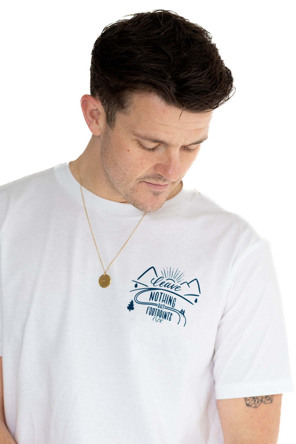 Men's Classic Leave Nothing But Footprints Runr T-Shirt in White