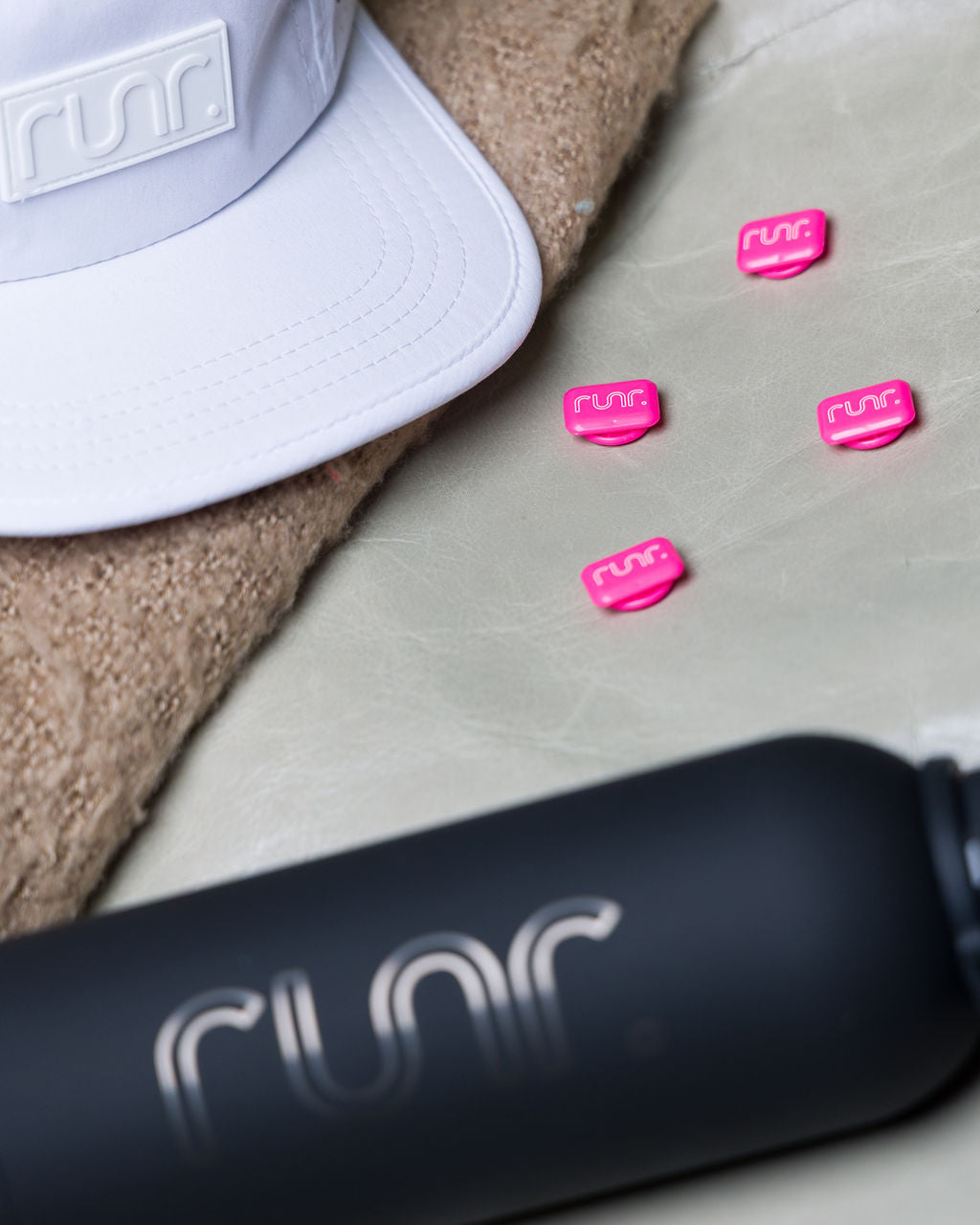 Runr Midnight Race Magnets - Pink